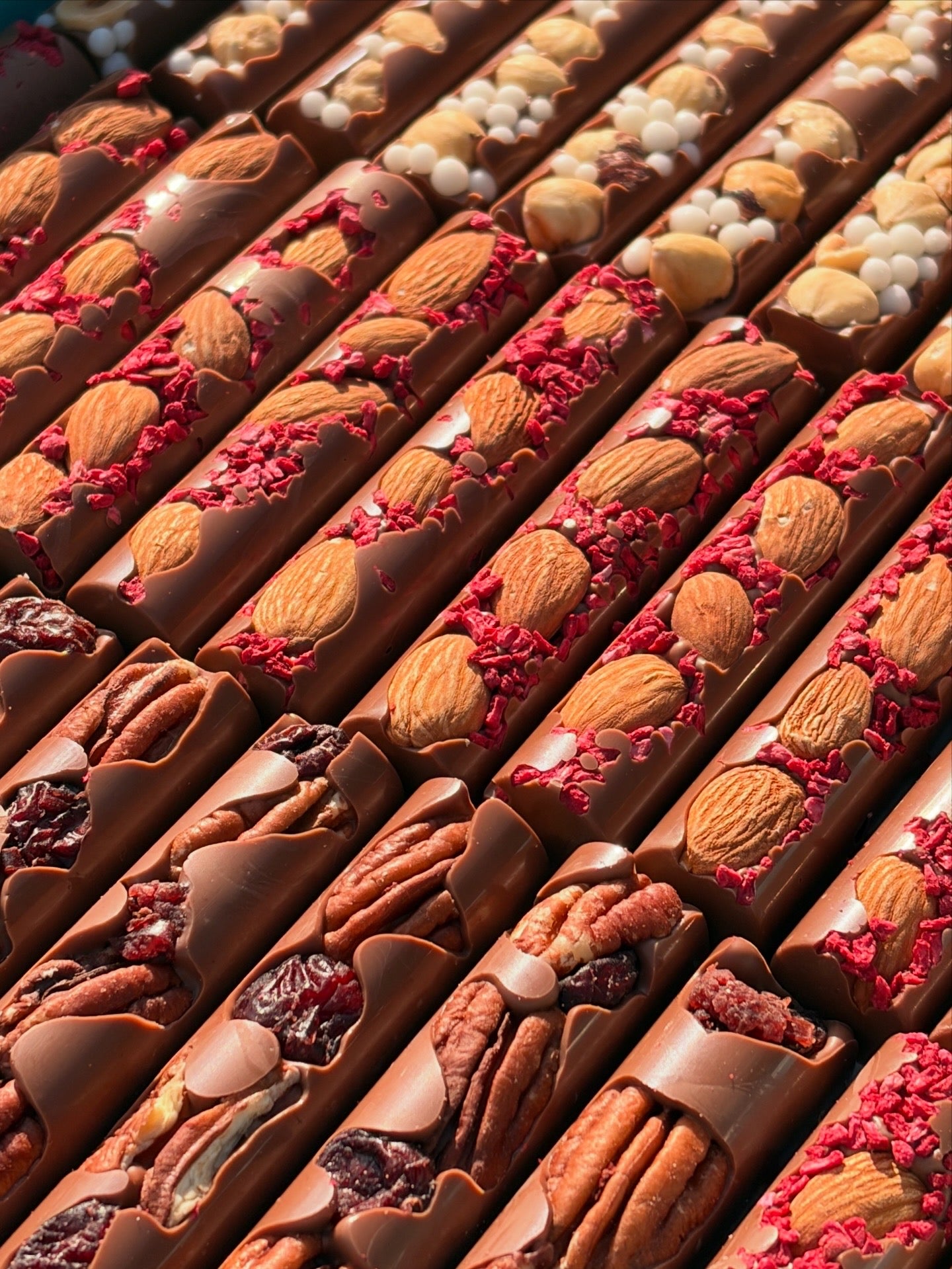 Choco Delice - Cutie premium cu 6 batoane artizanale asortate, din ciocolata Callebaut, 190g