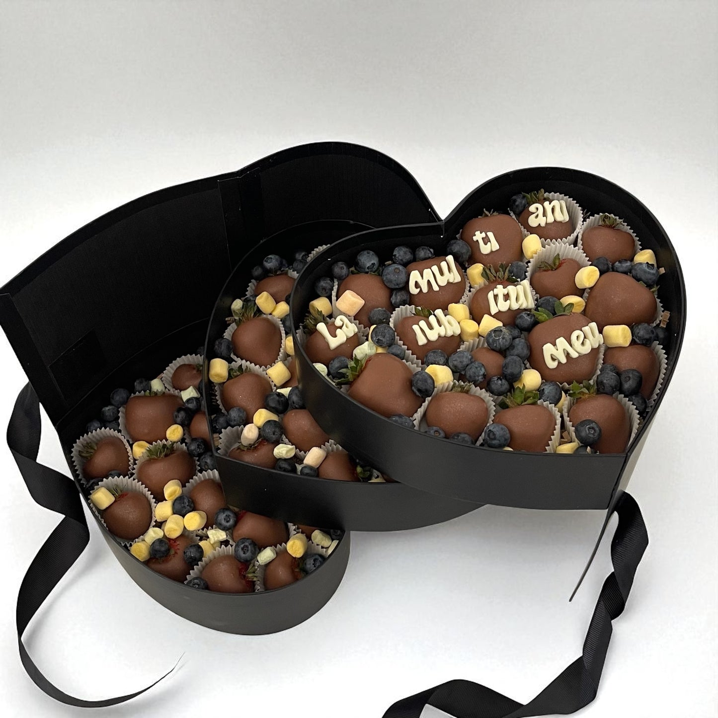 Premium "Heart" Box - capsune proaspete invelite in ciocolata Callebaut