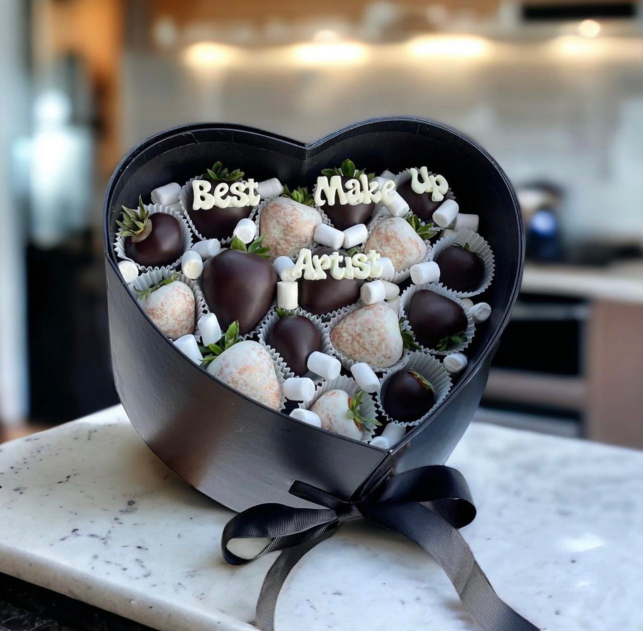 Premium "Heart" Box - capsune proaspete invelite in ciocolata Callebaut
