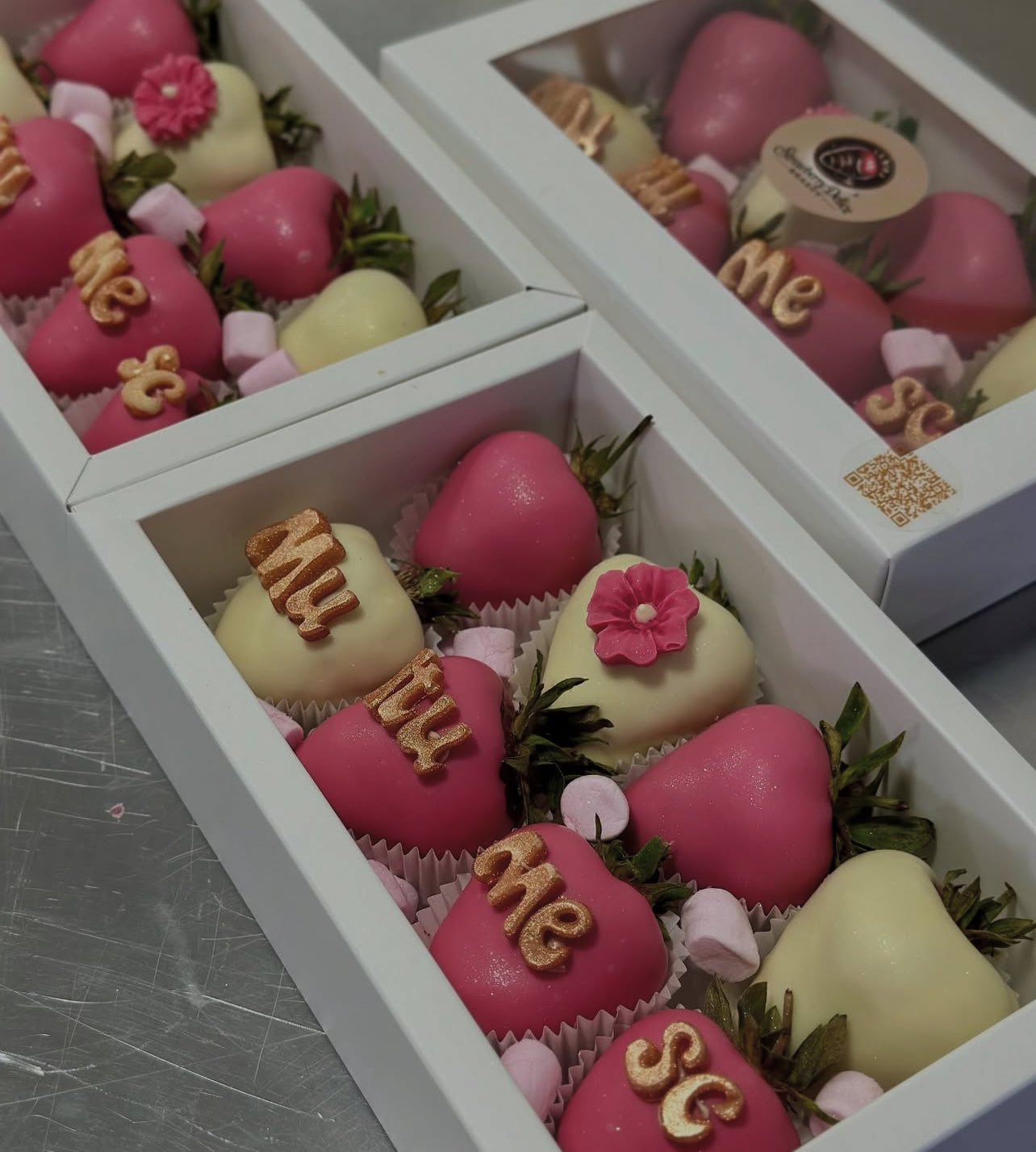 Box 8 capsune proaspete invelite in ciocolata belgiana Callebaut