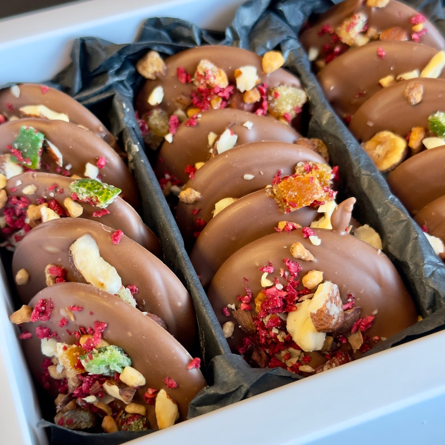 Choco Bites - banuti de ciocolata belgiana cu topping premium