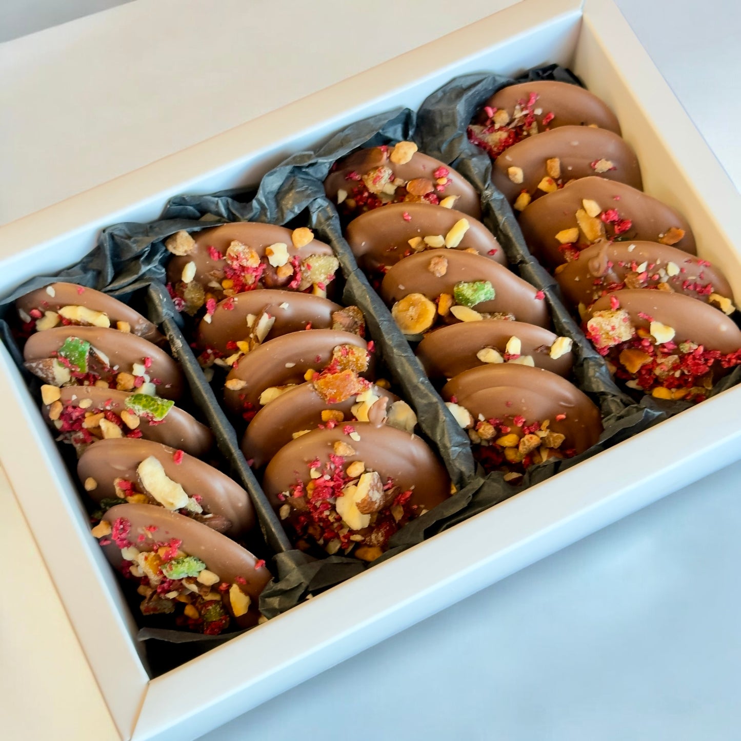 Choco Bites - banuti de ciocolata belgiana cu topping premium